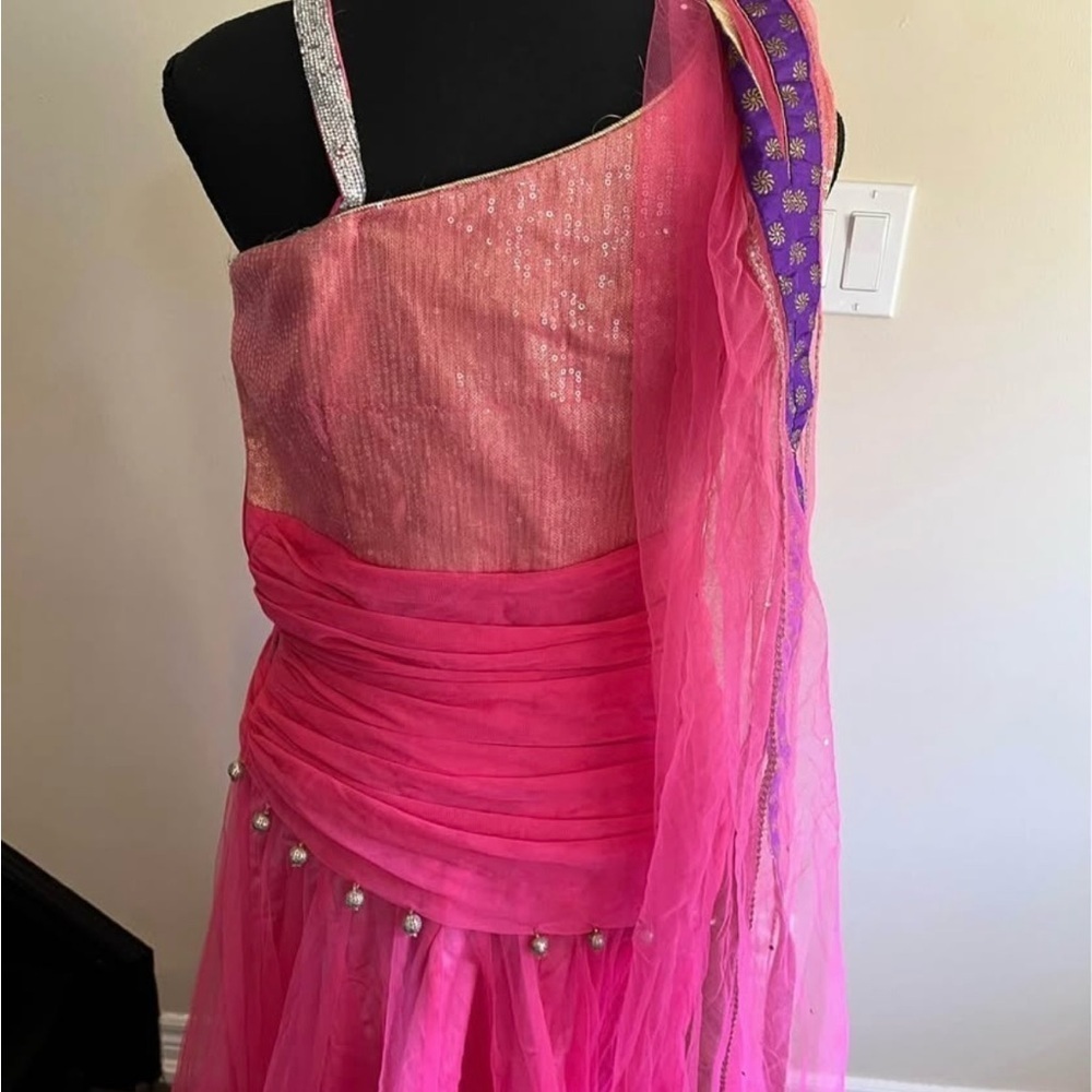 Women Indian suit - Picture 5 of 5
